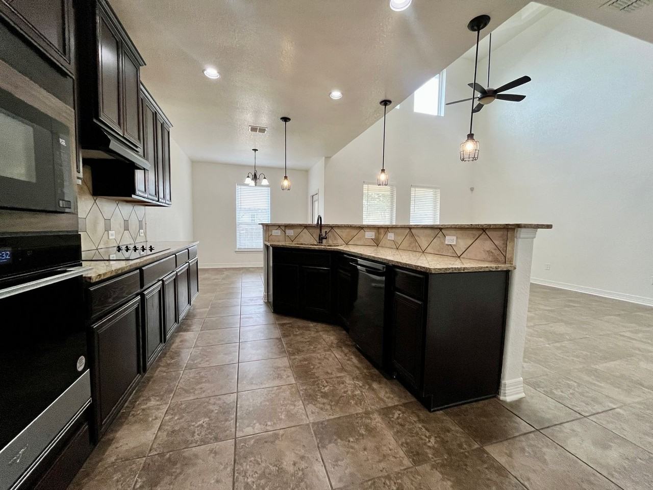 13724 Altamirano - Photo 7 of 38