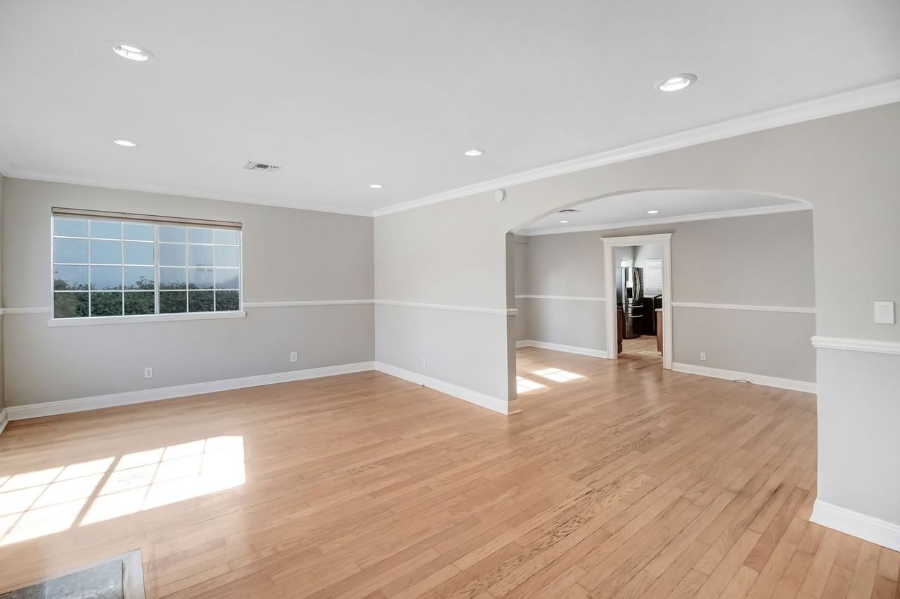 555 Avenue 64 - Photo 4 of 15