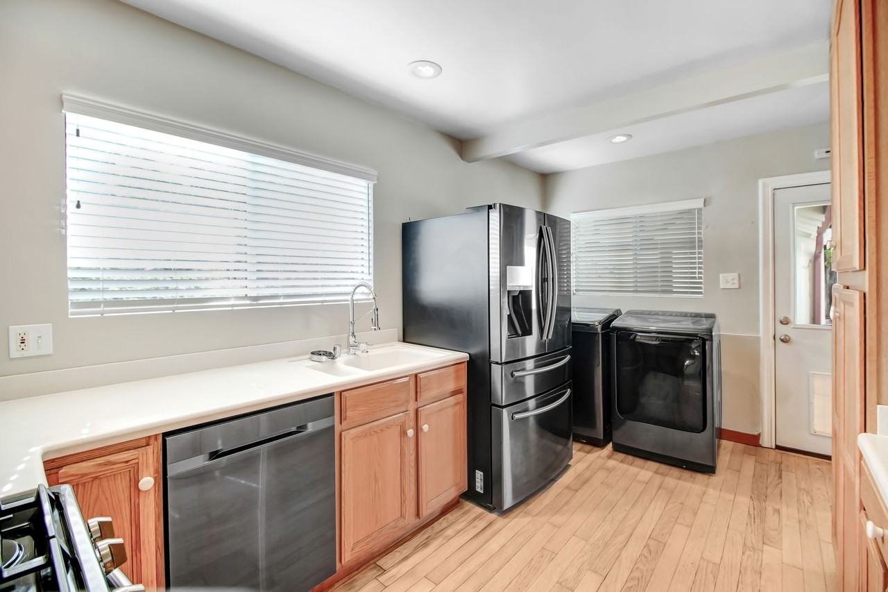 555 Avenue 64 - Photo 7 of 15
