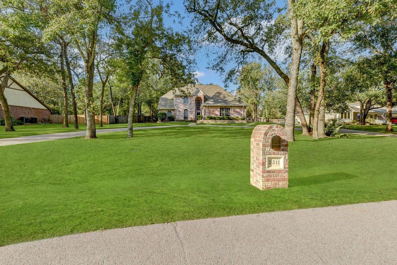 2311 Stableridge Dr - Photo 2 of 31