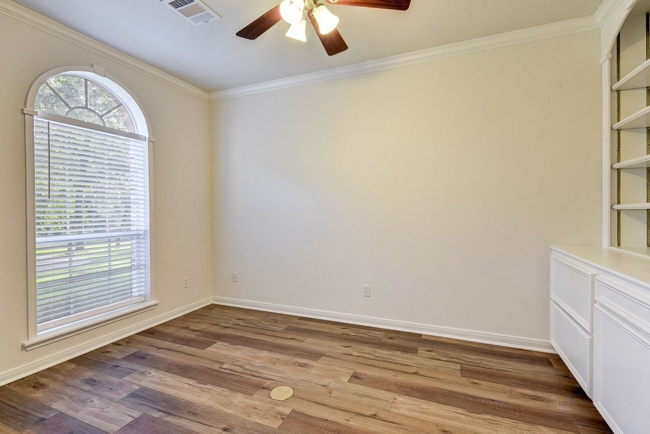 2311 Stableridge Dr - Photo 6 of 31