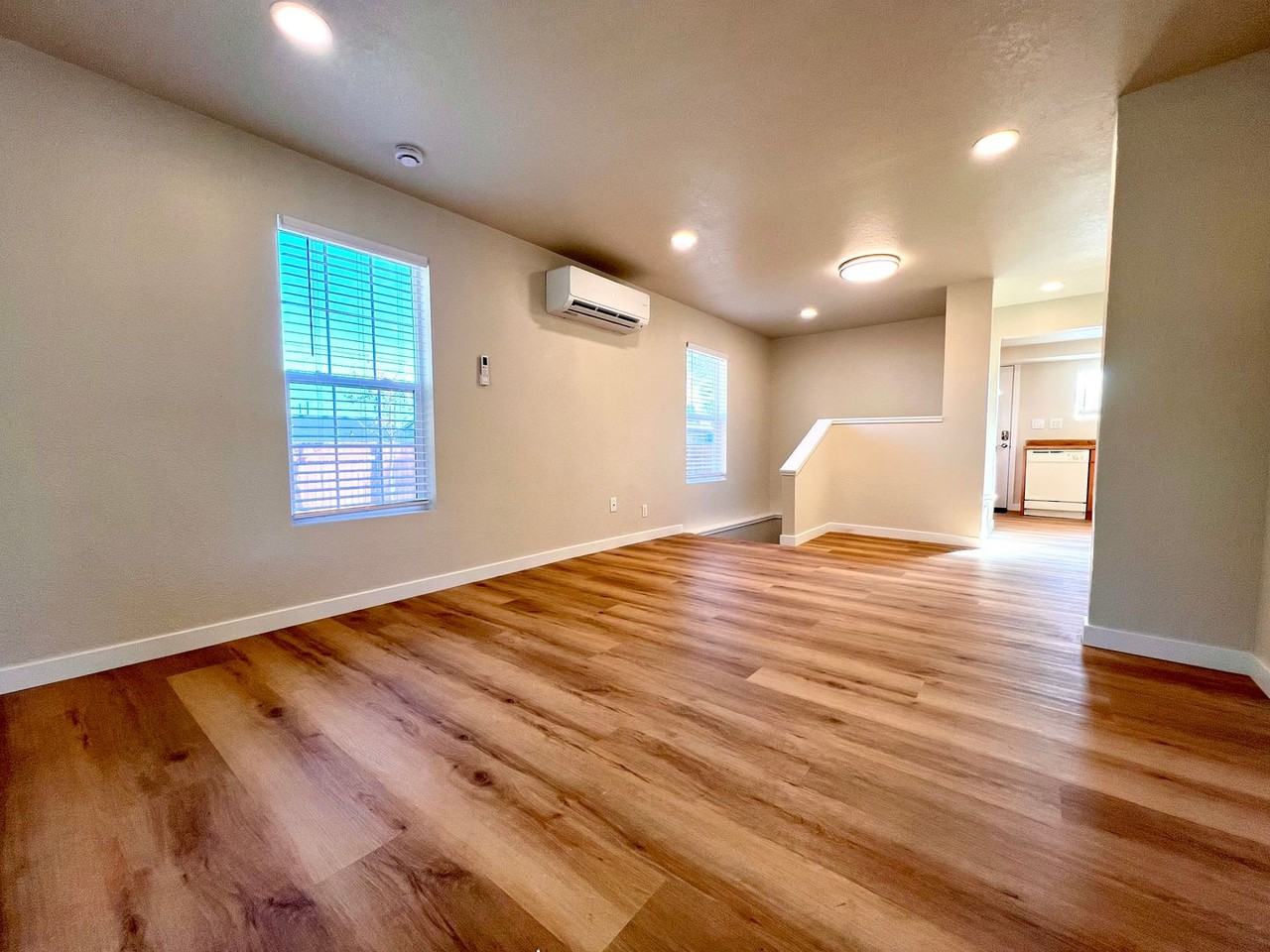 1212 S 18th Ave - Photo 5 of 25