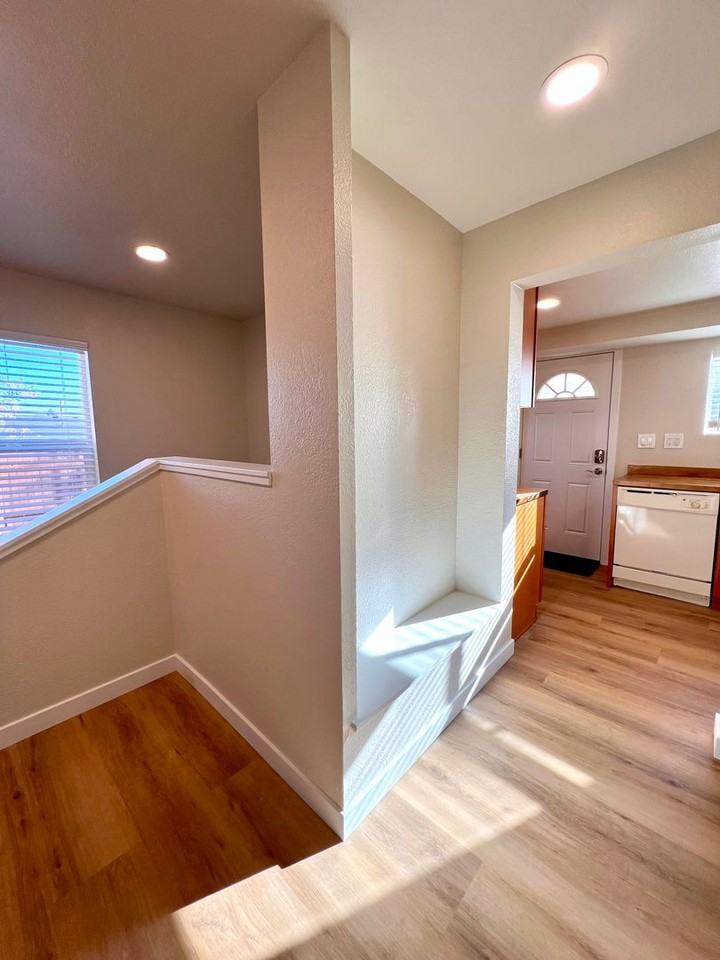 1212 S 18th Ave - Photo 7 of 25