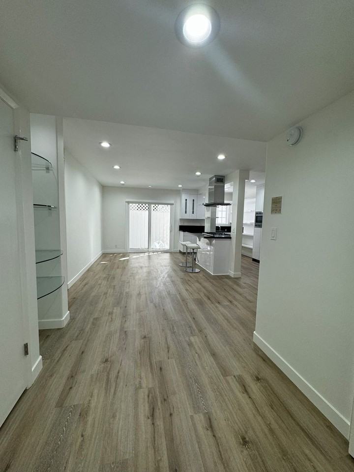1331 Roxbury Dr #2 - Photo 2 of 19