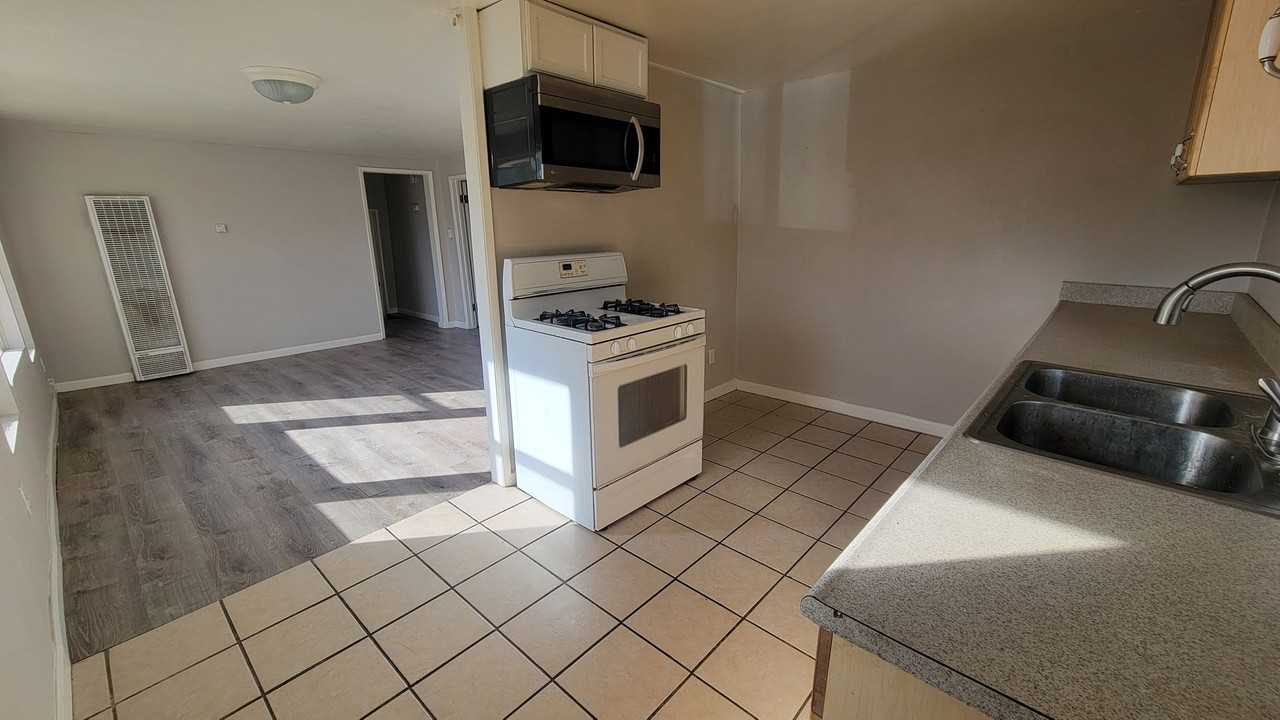 4400 Decator Trl - Photo 3 of 16