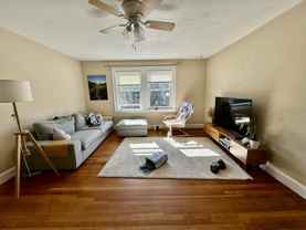 4907 Washington St #3R - Photo 1 of 1