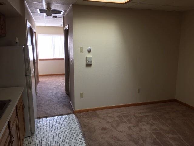 Garfield Manor - Photo 2 of 4