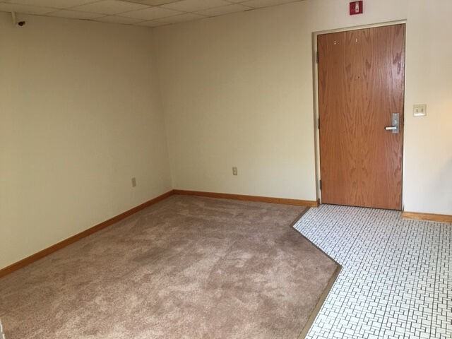 Garfield Manor - Photo 4 of 4