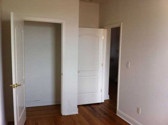 Chesterfield - Photo 4 of 5