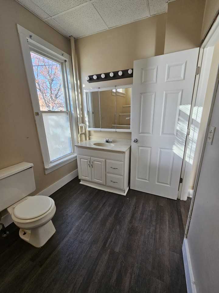 301 East Jefferson Street - Photo 3 of 6