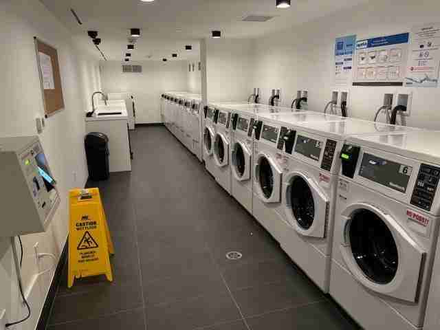 61 Charles St E - Photo 3 of 14