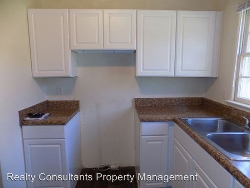 1031 Shalimar Dr - Photo 3 of 11