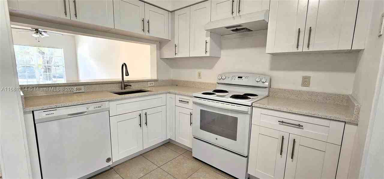 46 Simonton Cir - Photo 3 of 8