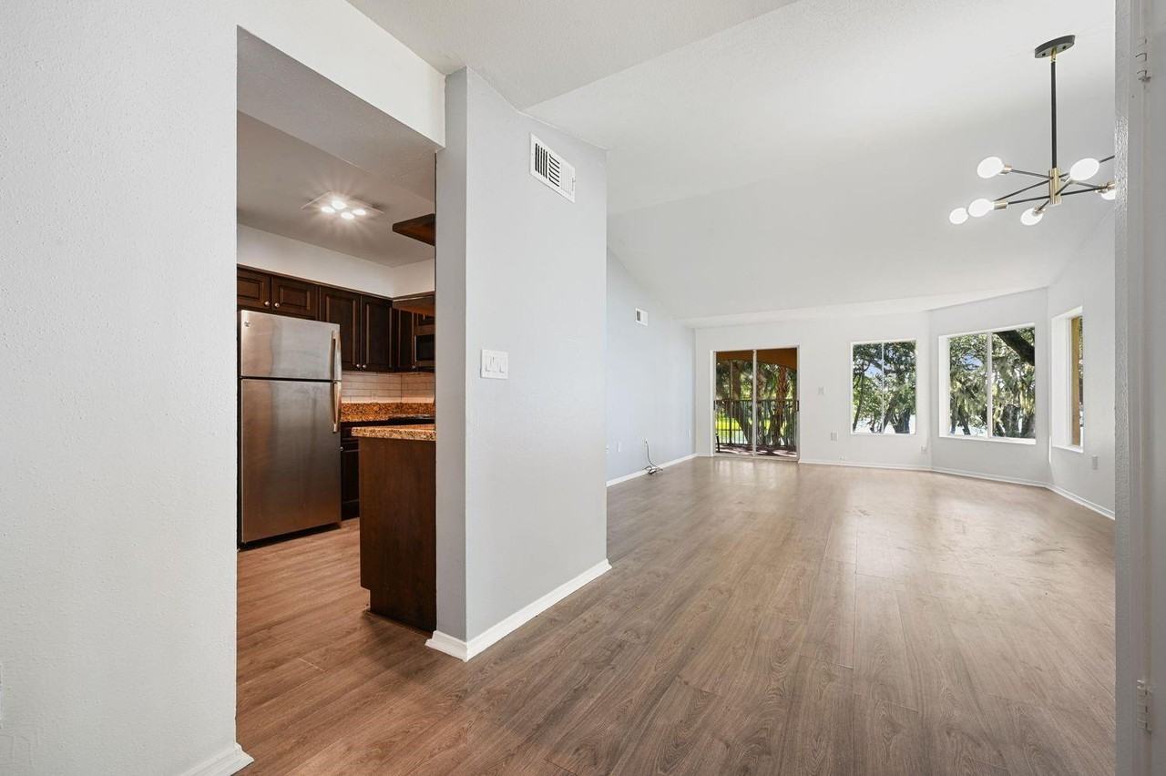 2465 Nw 33rd St #1512 - Photo 3 of 8