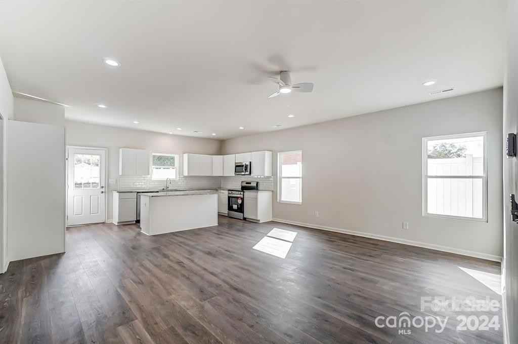 2307 West Blvd - Photo 2 of 14