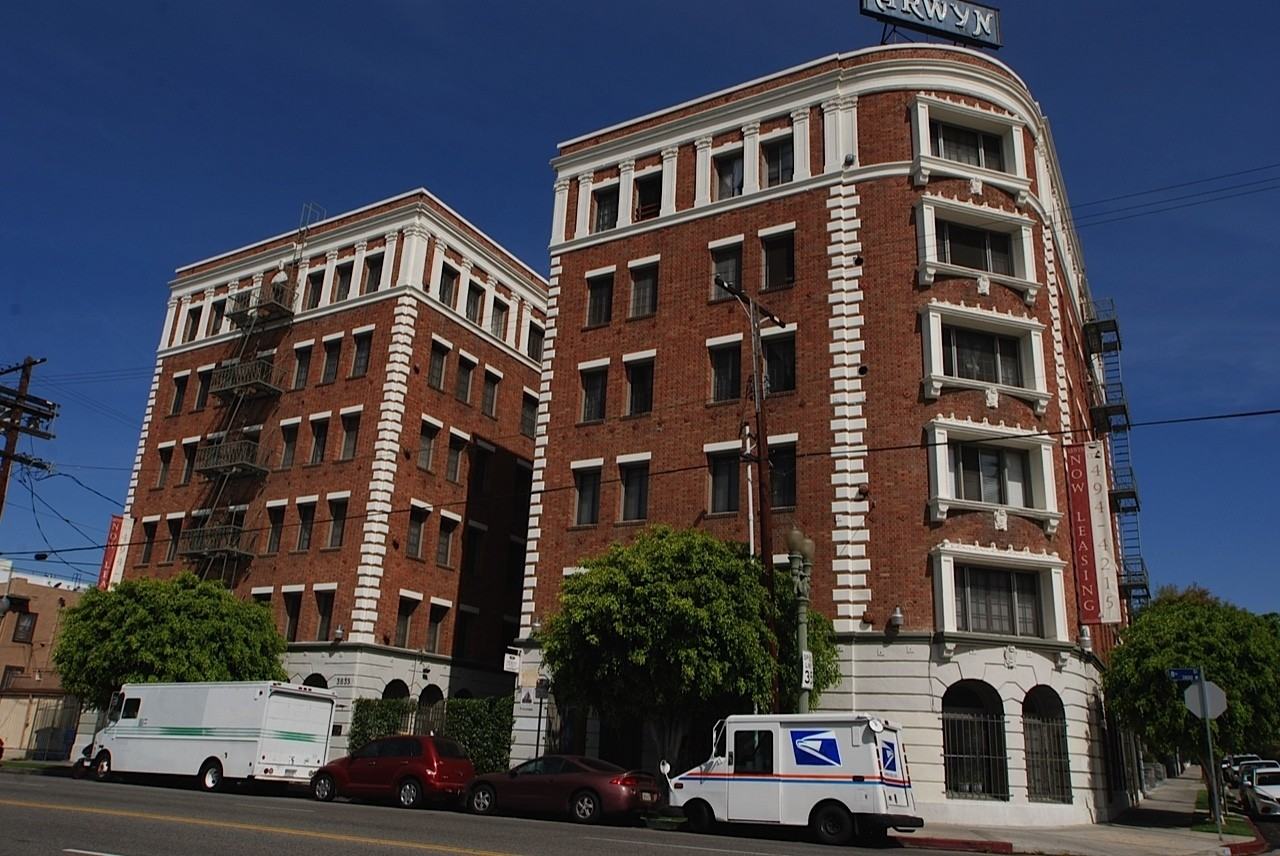 Arwyn Manor Apartments...New York Style..Newly Remodeled Apartments...Hardwood Floors! CALL NOW! - Photo 2 of 26