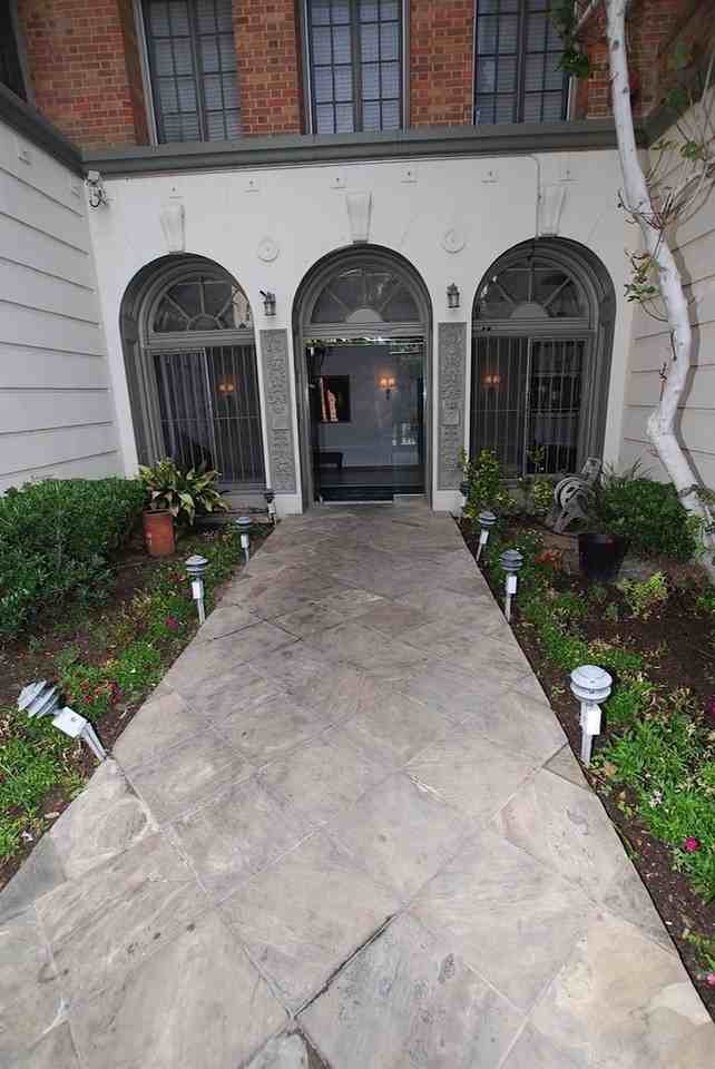 Arwyn Manor Apartments...New York Style..Newly Remodeled Apartments...Hardwood Floors! CALL NOW! - Photo 5 of 26