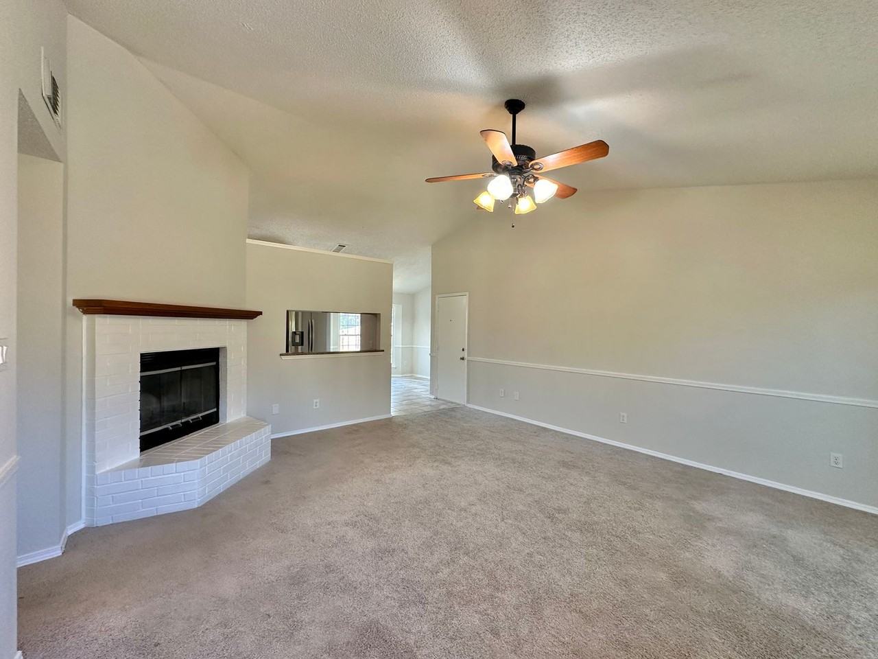 1907 Meadowbrook Dr - Photo 2 of 29