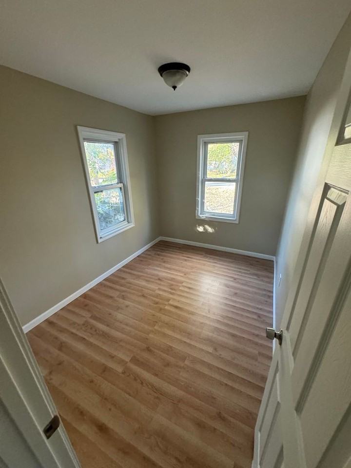 21408 Collingham Ave - Photo 6 of 12