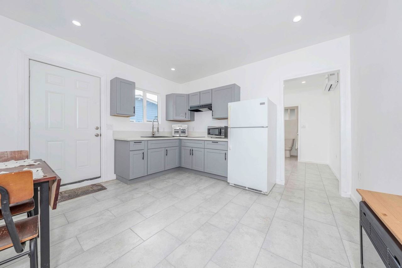 13613 Silverbow Ave - Photo 5 of 22