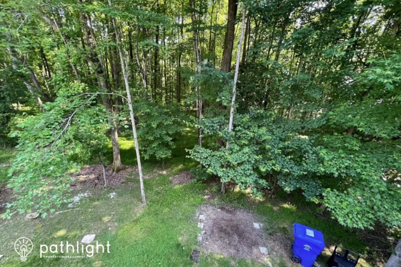 8271 Knighthood Pl - Photo 3 of 4