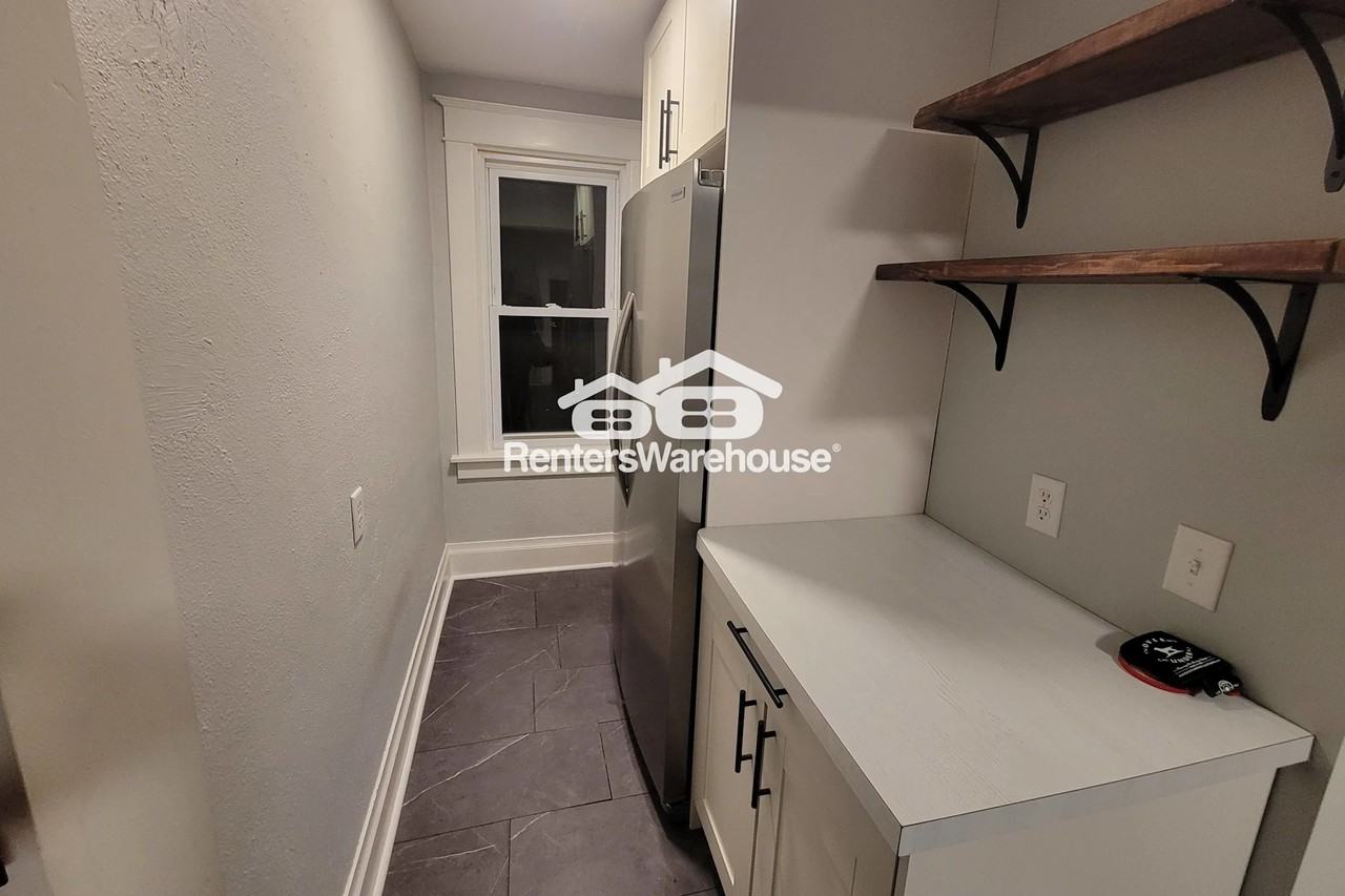 314 Saint Olaf Ave - Photo 2 of 25