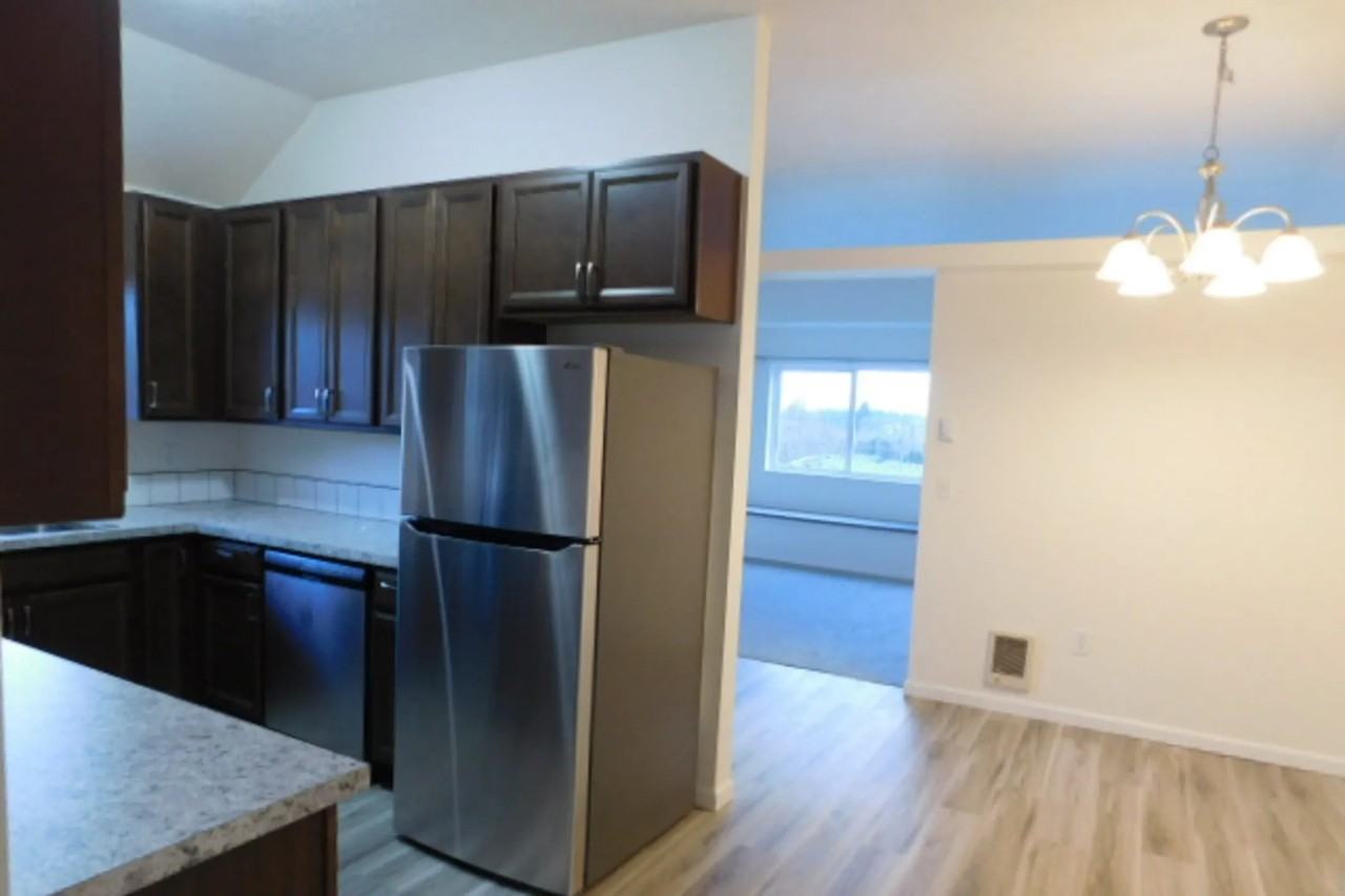 5255 Springcrest Dr S - Photo 3 of 10