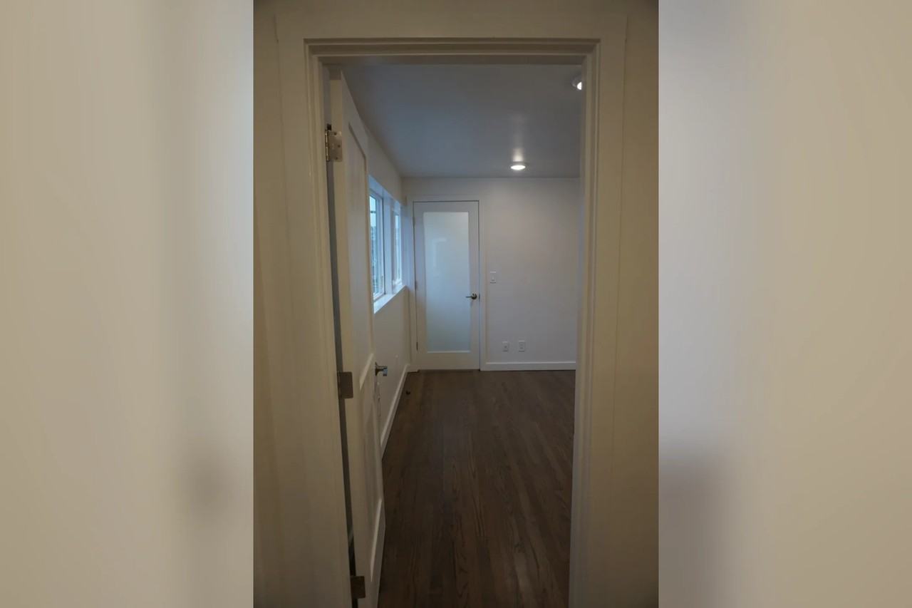 4001 Beach Dr Sw Apt 4 - Photo 3 of 13