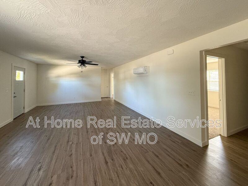 349 N Homewood Ave - Photo 2 of 11