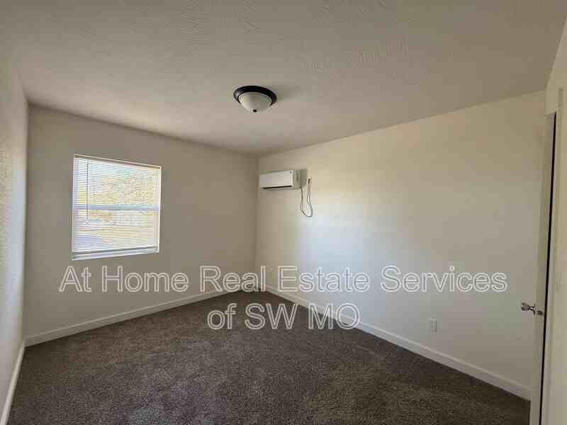 349 N Homewood Ave - Photo 3 of 11