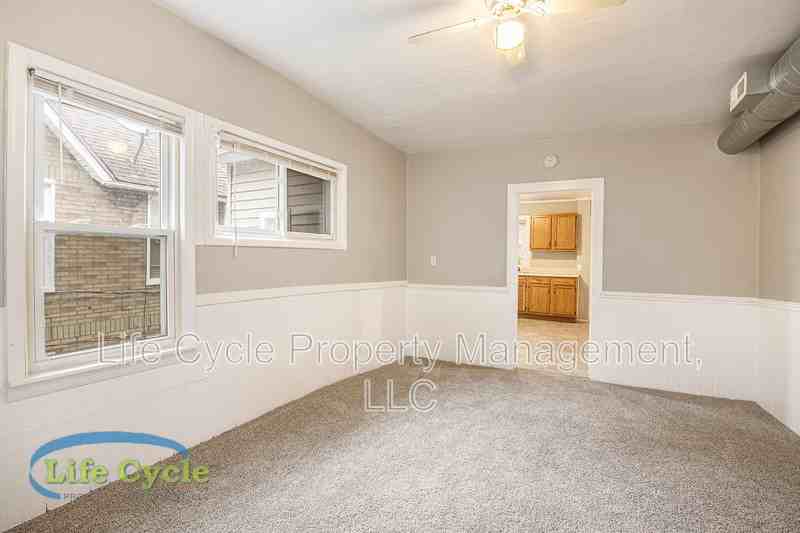 940 Mcreynolds Ave Nw - Photo 3 of 17