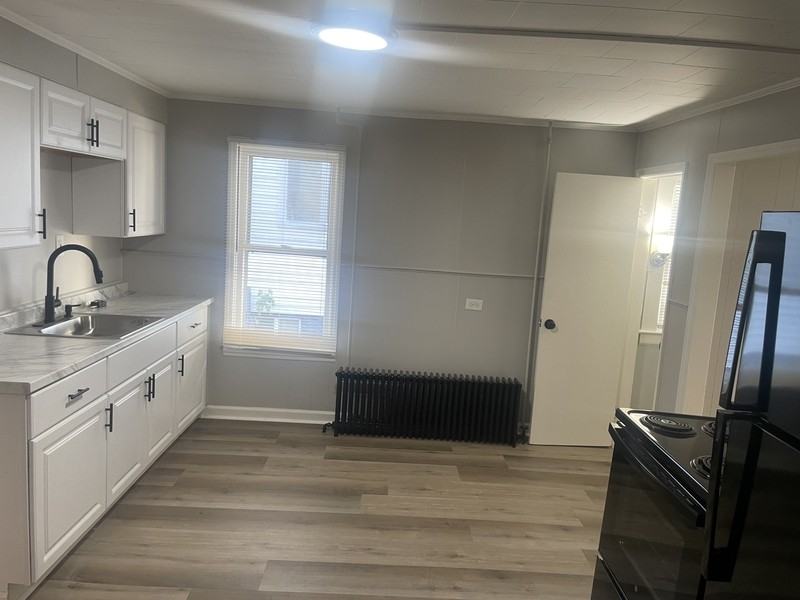 1411 5th Ave - Photo 2 of 10
