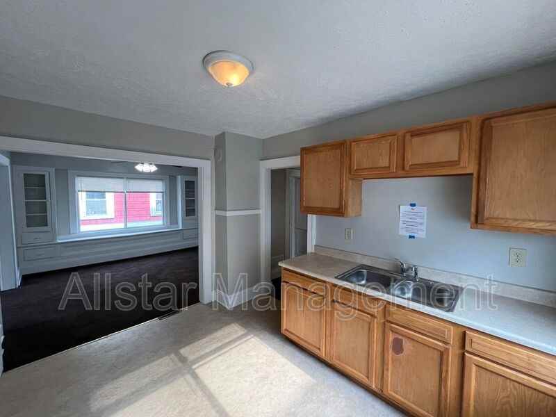 3043 West Blvd #UP - Photo 6 of 25