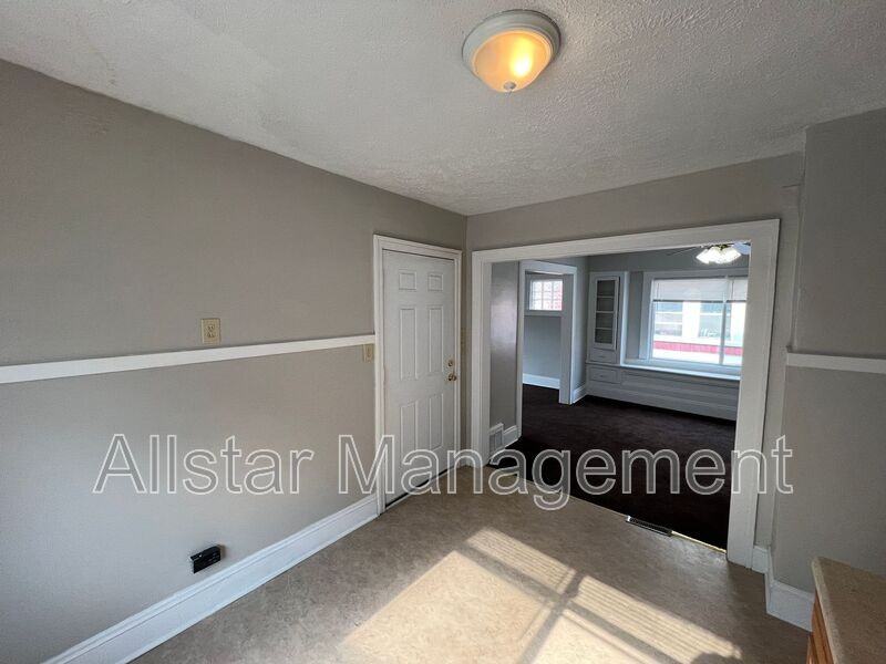 3043 West Blvd #UP - Photo 7 of 25