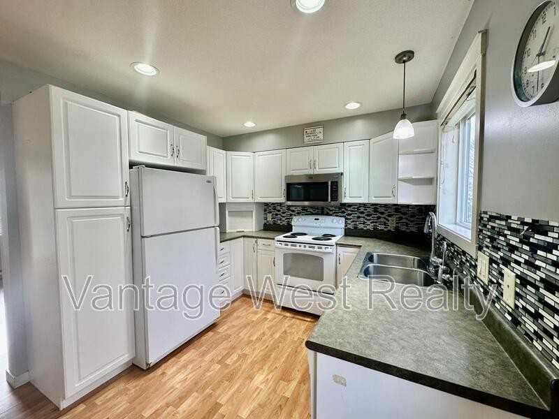 101 Mills Rd - Photo 2 of 15