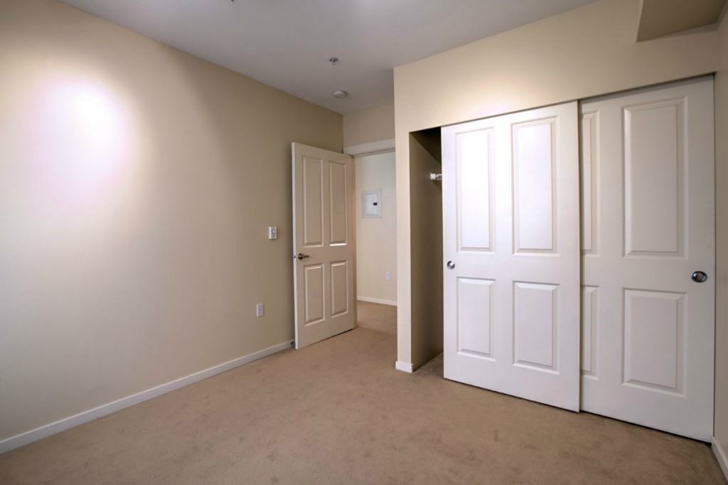 118 107th Ave Ne #B215 - Photo 2 of 10