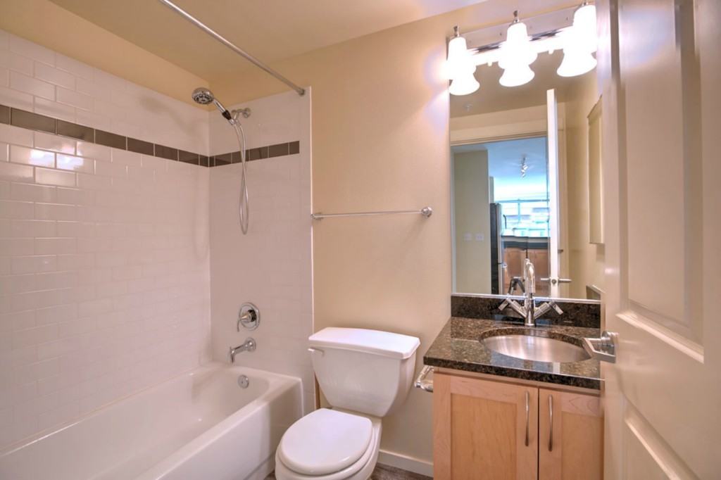 118 107th Ave Ne #B215 - Photo 5 of 10