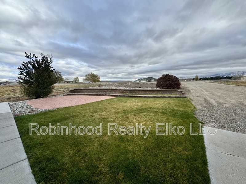 268 Springfield Pkwy - Photo 3 of 35