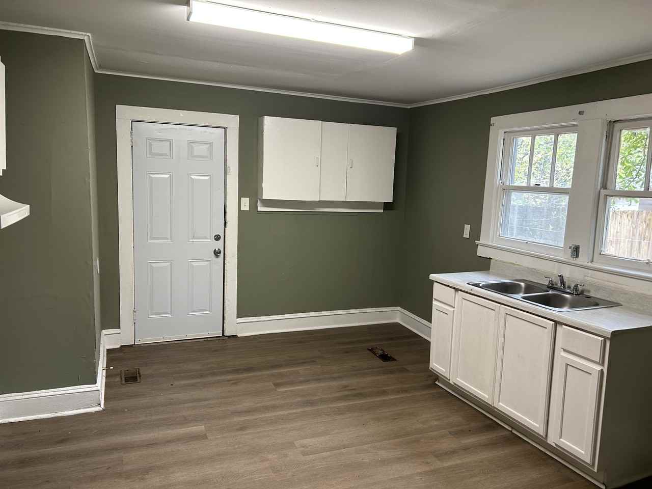 1202 Pleasant Ave - Photo 2 of 6