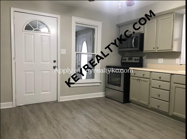 1023 S Woodland Ave - Photo 3 of 26