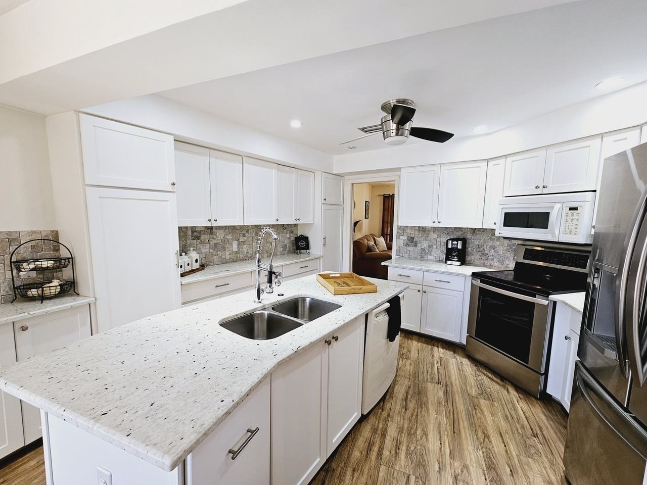 2411 Belle Rd - Photo 6 of 30