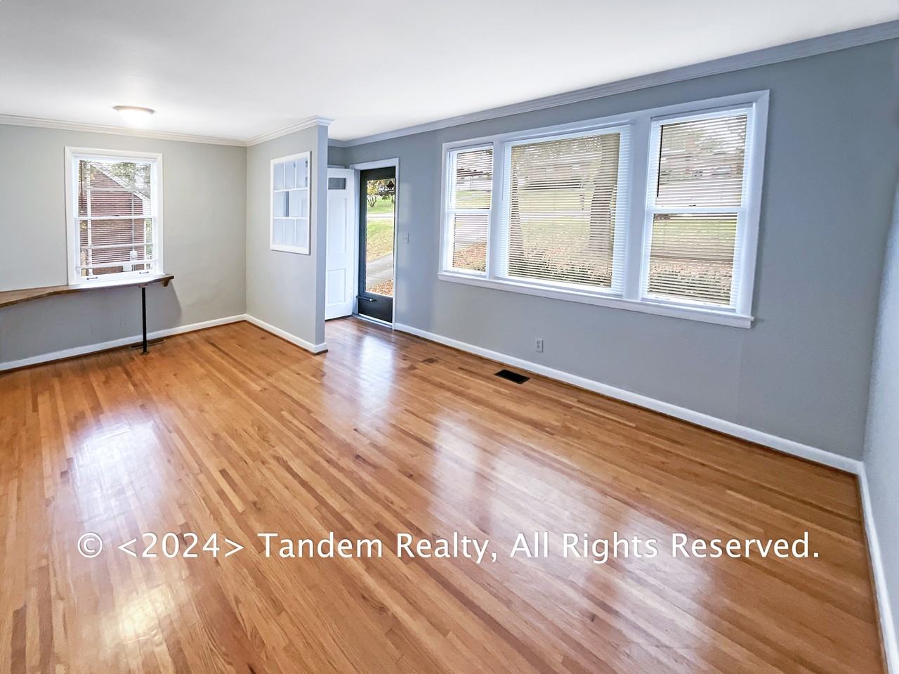 925 Mitchell Rd - Photo 2 of 18