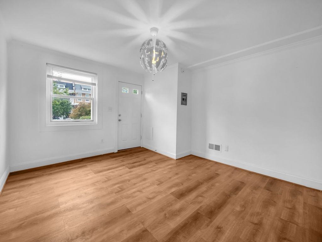 1701 Montello Ave Ne - Photo 6 of 25