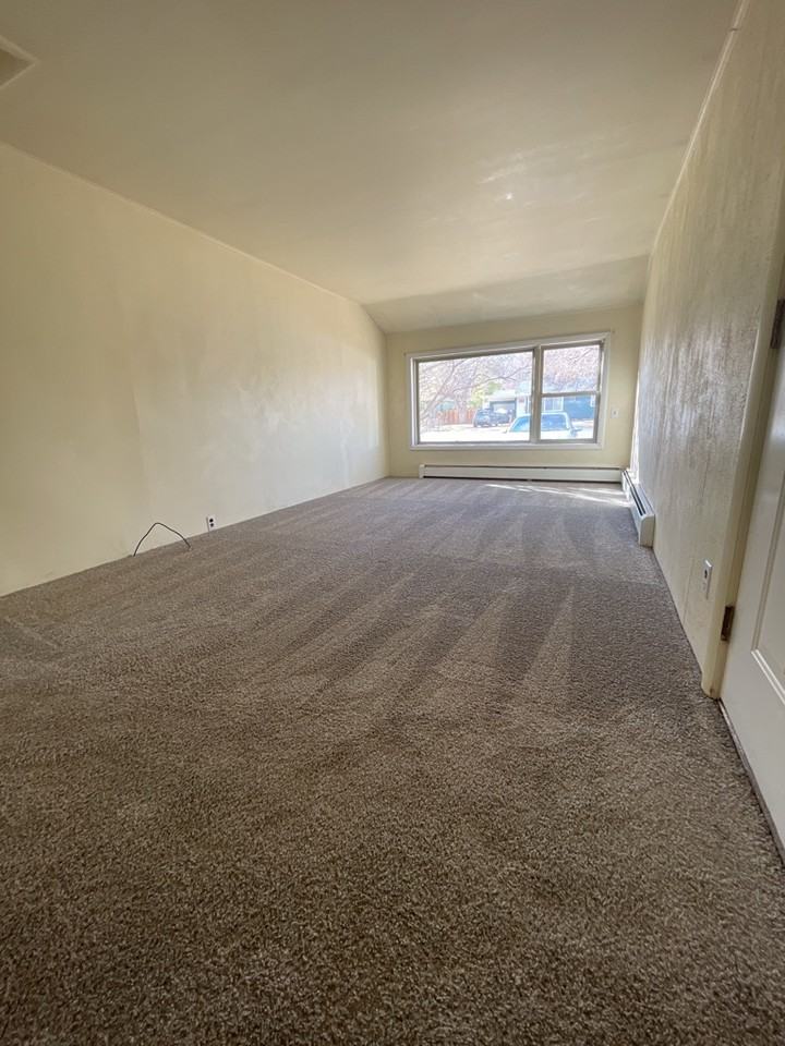 1616 22nd St - Photo 3 of 10