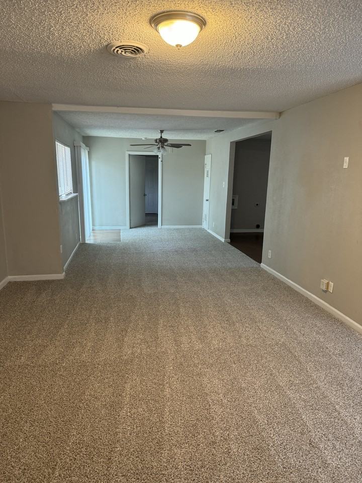 5300 Mallory Dr - Photo 2 of 29