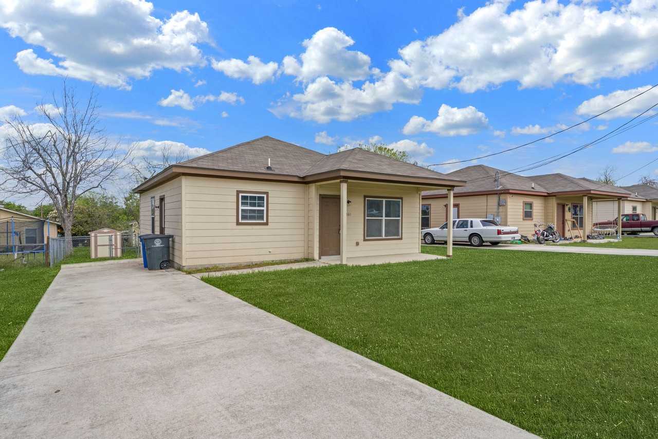 173 S Krueger Ave - Photo 2 of 25