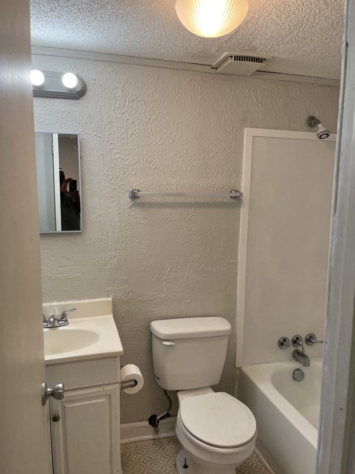 2116 Crosley St #REAR - Photo 6 of 16