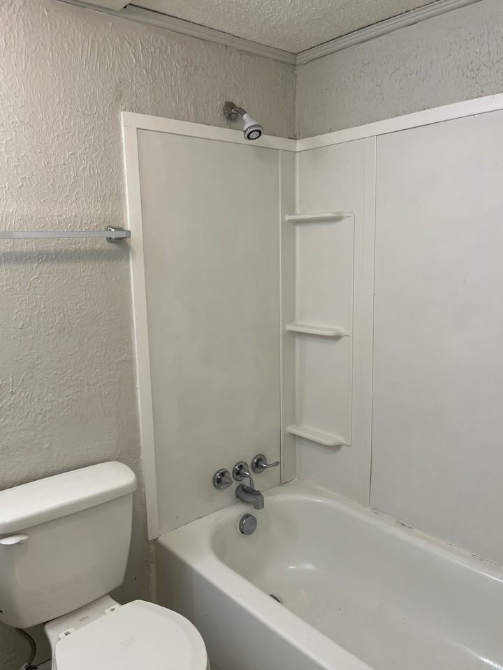 2116 Crosley St #REAR - Photo 7 of 16