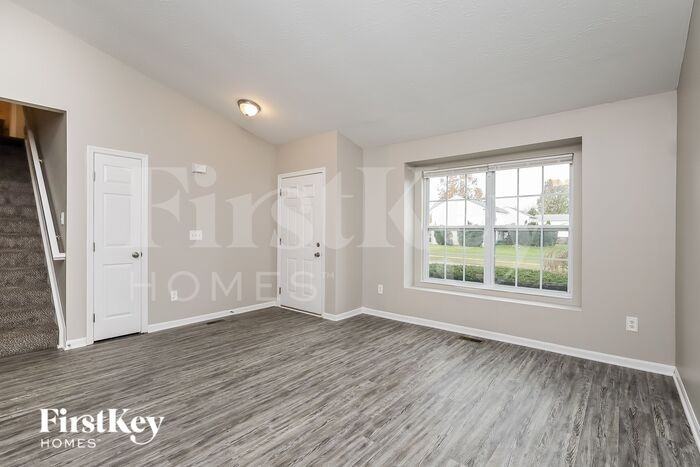 3900 Pebble Creek Ln - Photo 3 of 16