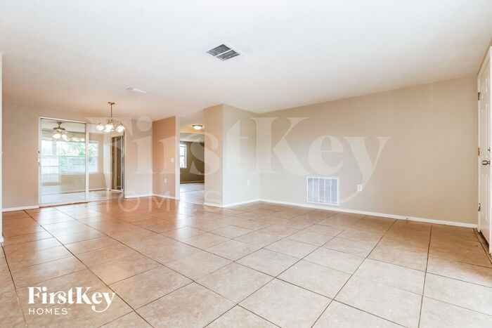 6927 Mesa Verde St - Photo 3 of 15